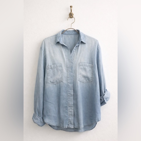 Olivia + Sloane Tops - OLIVIA + SLOANE OMBRÉ SHIRT